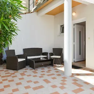  Apartamento Mandic With Parking